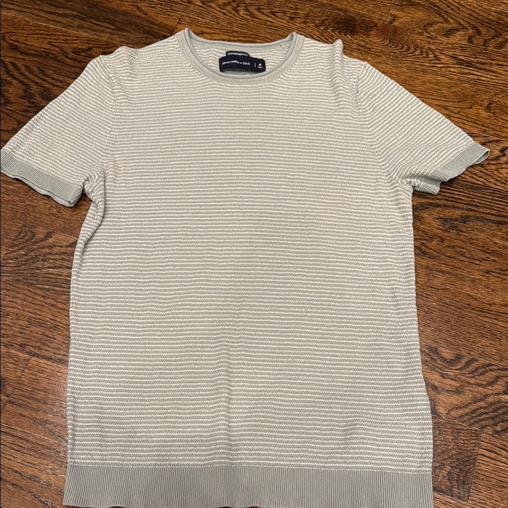 Abercrombie & Fitch Light Gray Striped Sweater